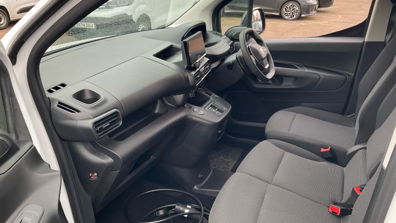 Peugeot Partner E-Standard 100kW 52kWh Asphalt Van Auto